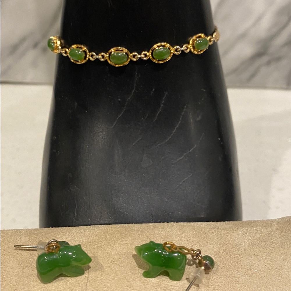 Real Green jade Bear Earrings & gold jade bracelet - Picture 3 of 9